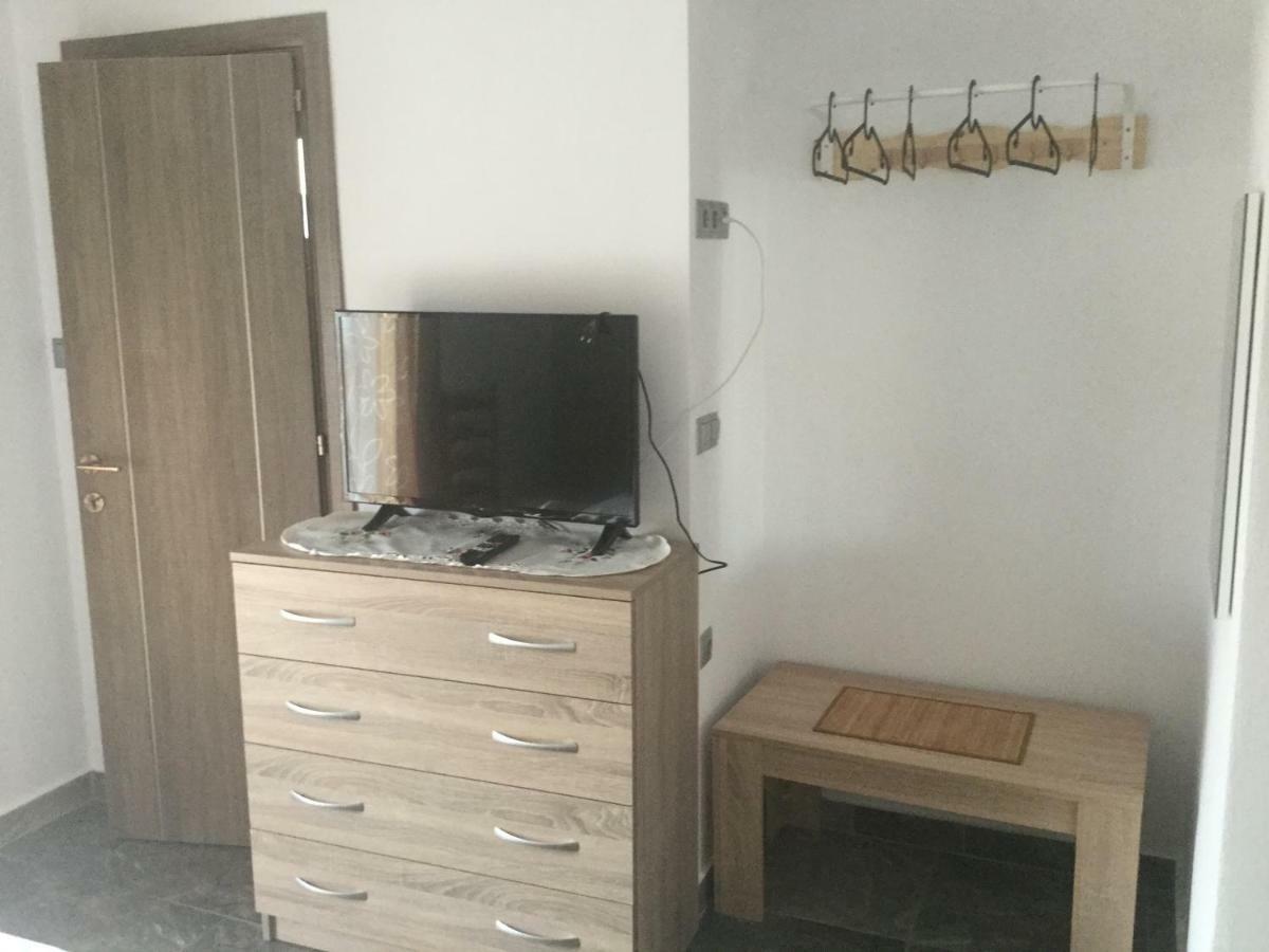 Mario'S House Apartment แวร์จินา ภายนอก รูปภาพ