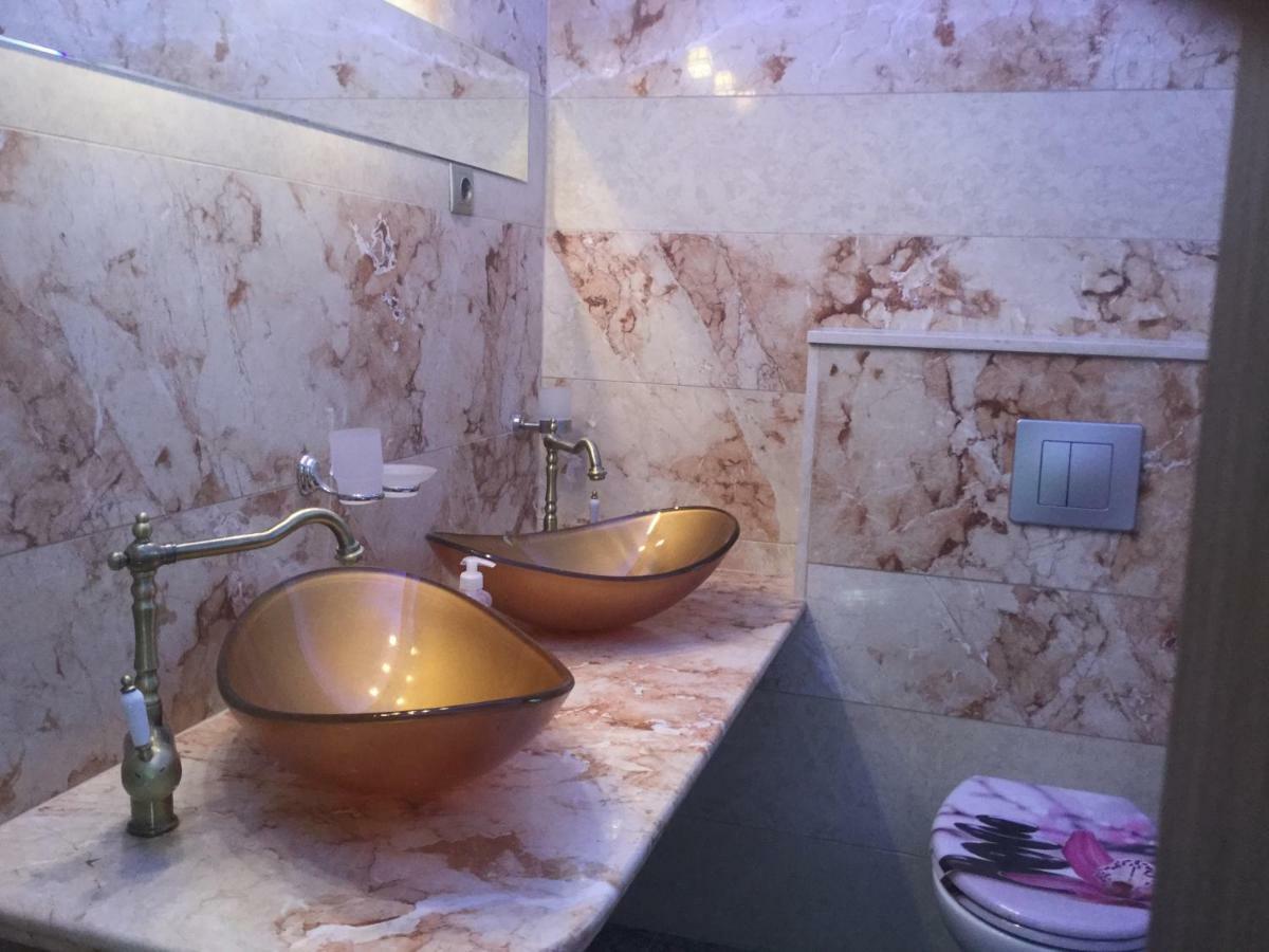 Mario'S House Apartment แวร์จินา ภายนอก รูปภาพ