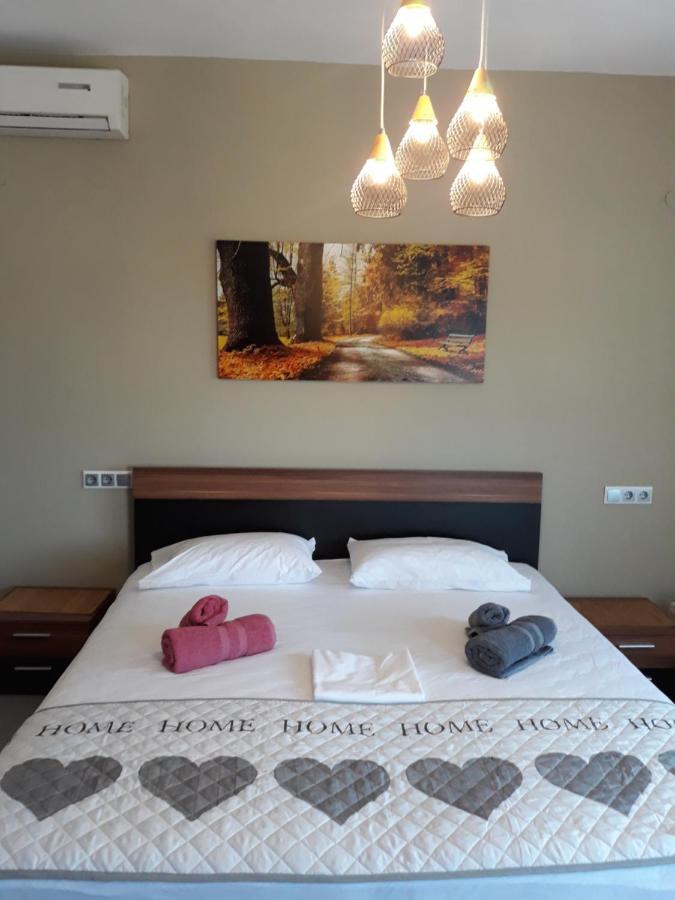 Mario'S House Apartment แวร์จินา ภายนอก รูปภาพ