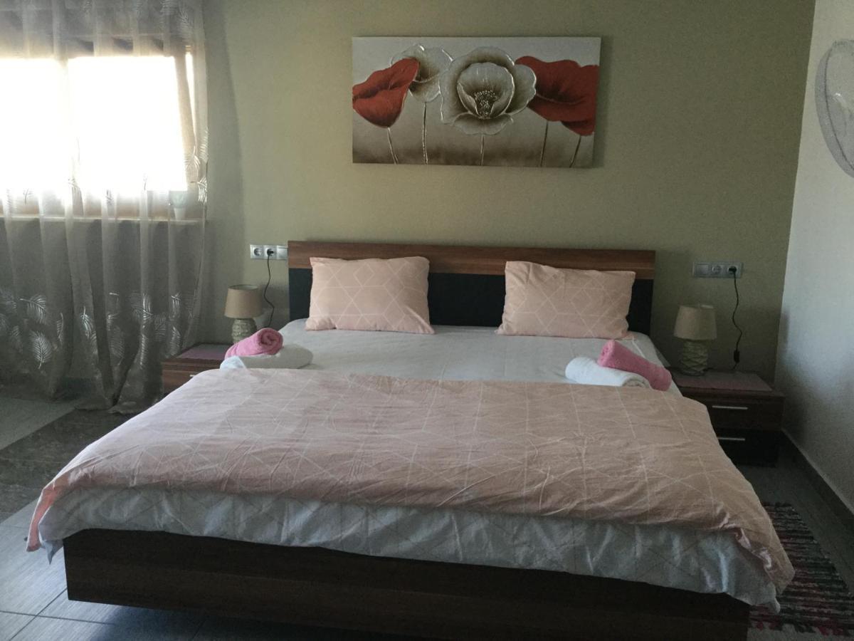 Mario'S House Apartment แวร์จินา ภายนอก รูปภาพ